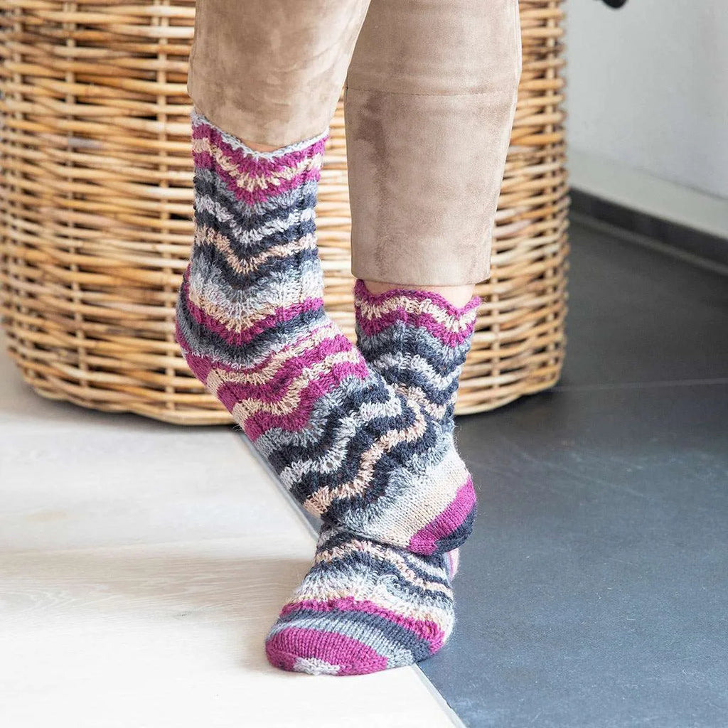 703-402__Hot_Socks_color_B4